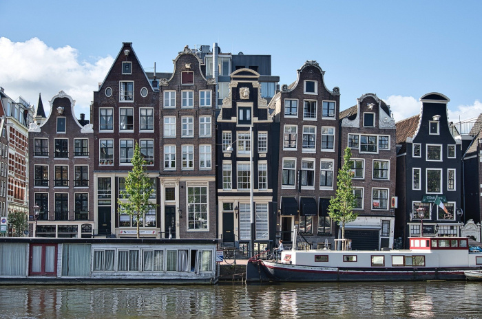 SUR LES RIVES D'AMSTERDAM - 956